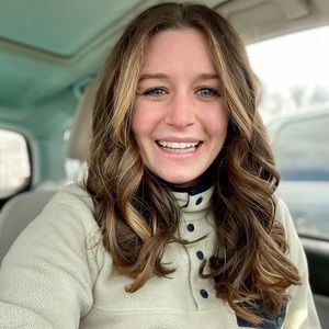 Meet your Posher, Chloe